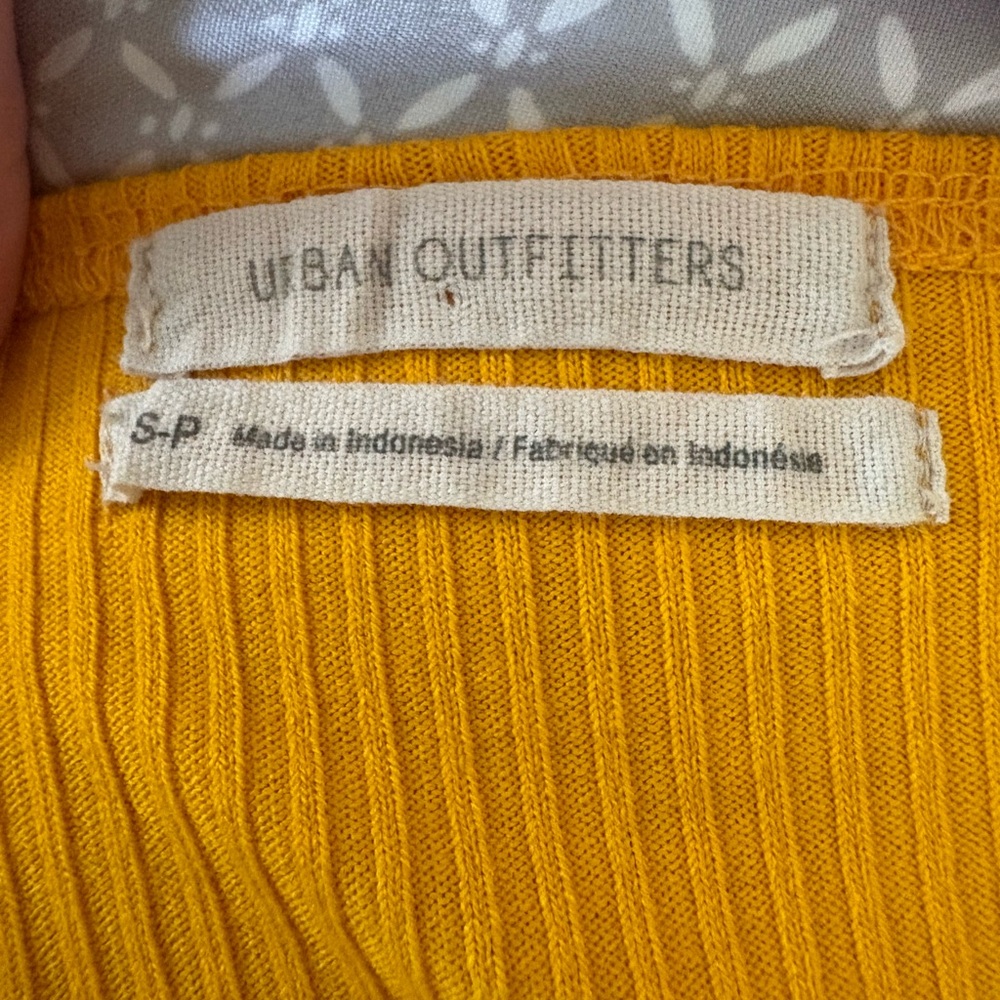 Small Urban Outfitters Yellow Tie Front Cropped Top - Picture 6 of 10